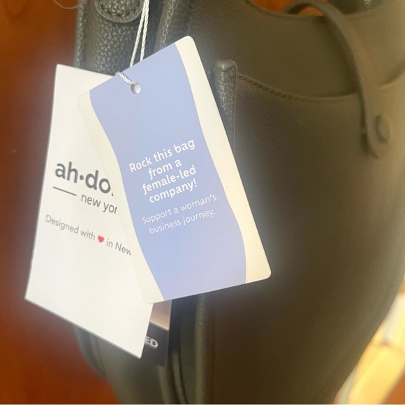 Vegan Leather Chloe Tribal Messenger & Crossbody Bag With Interchangeable Straps - Picture 5 of 6